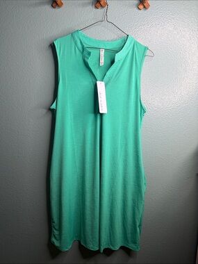 Sleeveless Mint Green V-Notch Midi Dress with pockets!!